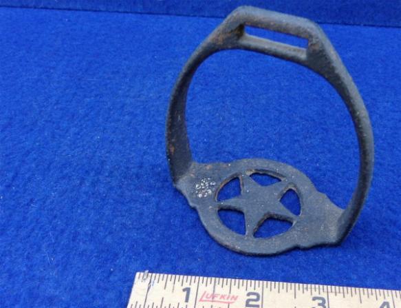 RARE Stirrup with Cut-Out 5-Point Star foot pad 