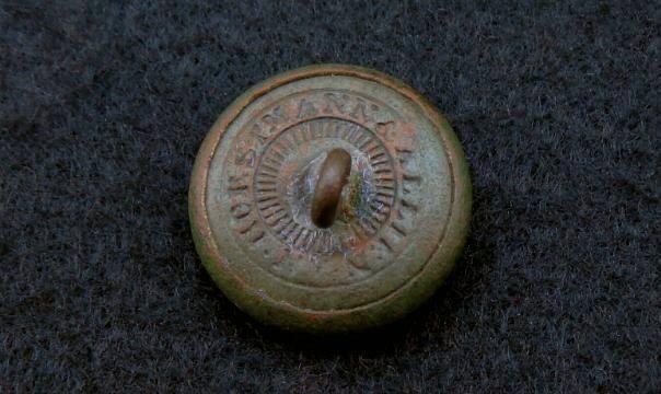 Beautiful Dug VA15 Virginia State Seal Coat Button