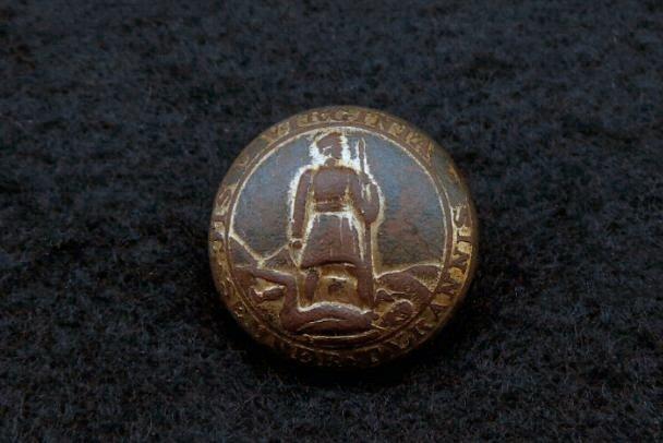 Beautiful Dug VA15 Virginia State Seal Coat Button