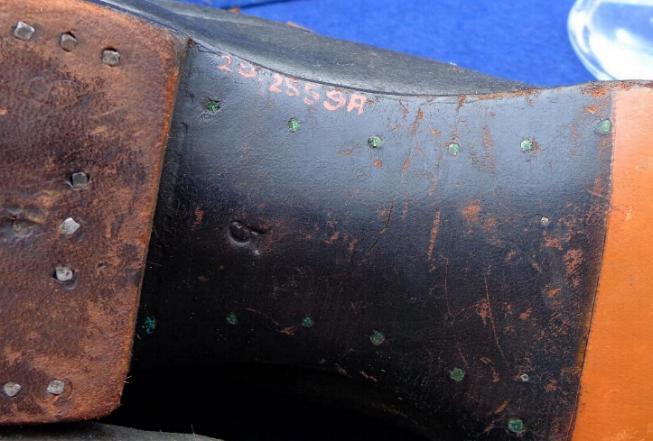 Nice Displaying Pair of Victorian Ladies Button-up Boots - 120 Years Old 