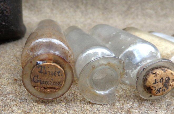 Fine Condition Late 1850s to Civil War Doctor's Saddle Bags w/20 Original Pontilled Medicine Vials, Some still with Contents