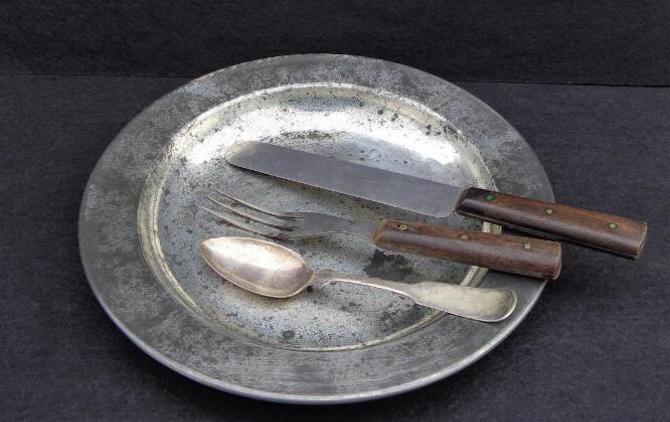 Fine Civil War Period Tin Plate with Utensils